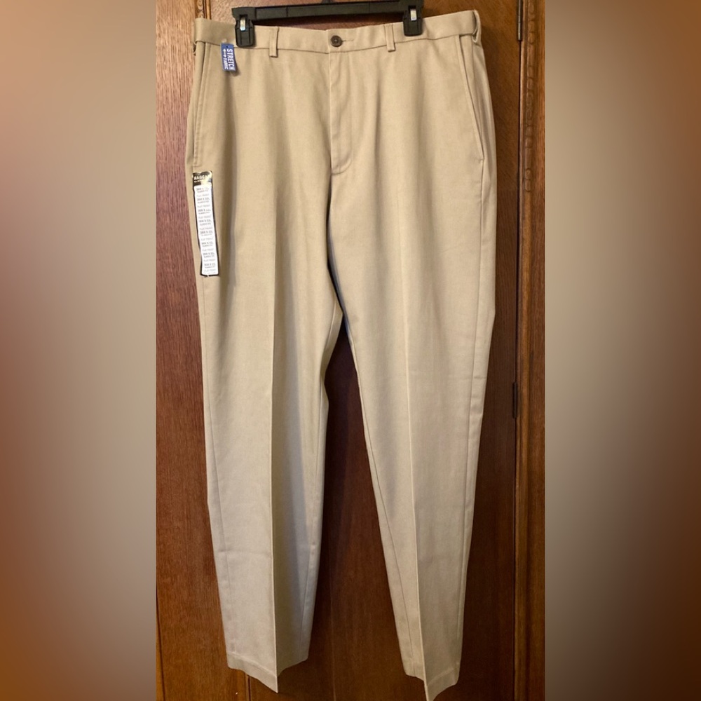 NWT-36x32 Haggar Classic Fit Khaki Slacks